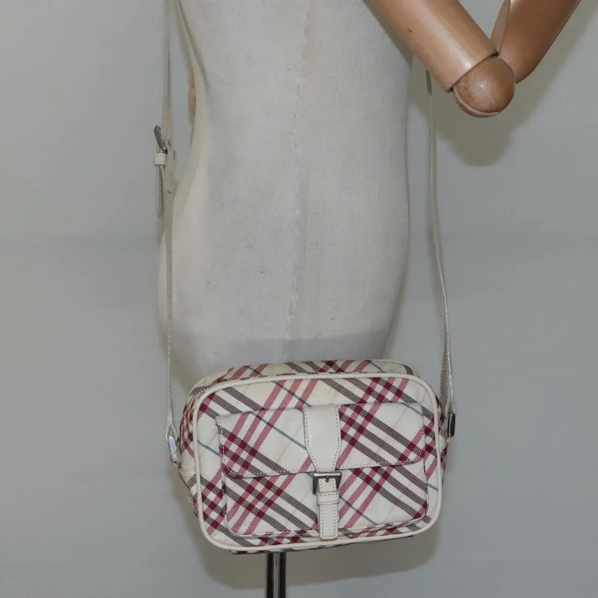 Burberry Nova Check Blue Label Nylon White Nylon Shoulder Bag Bag (Pre-Owned)