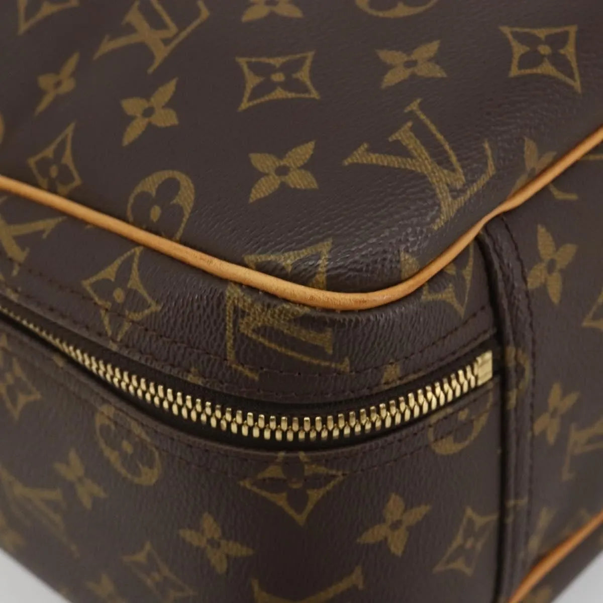 Louis Vuitton Excursion Monogram Brown Canvas Handbag (Pre-Owned)