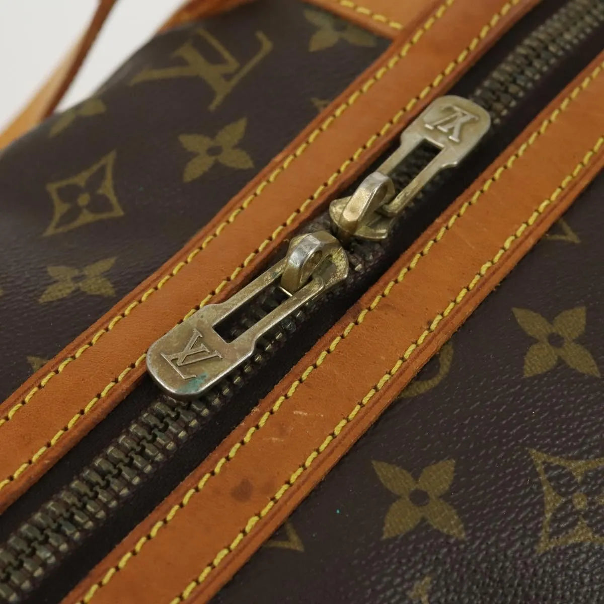 Louis Vuitton Sirius Monogram Canvas Brown Canvas Travel Bag Bag (Pre-Owned)