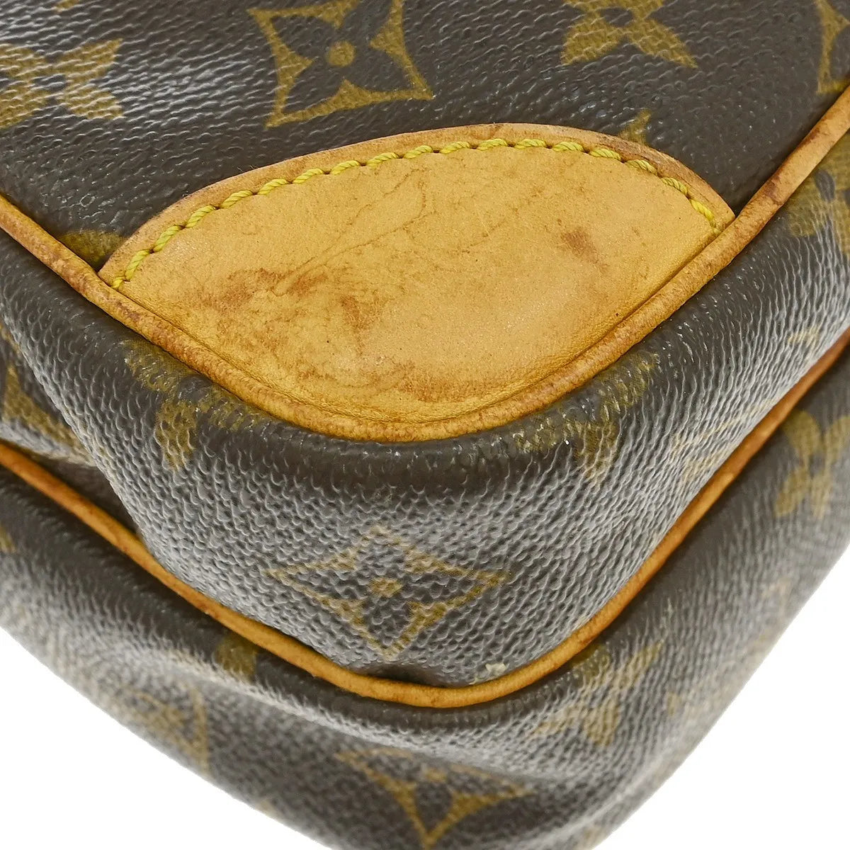 Louis Vuitton Amazone Monogram Canvas Brown Canvas Shoulder Bag Bag (Pre-Owned)