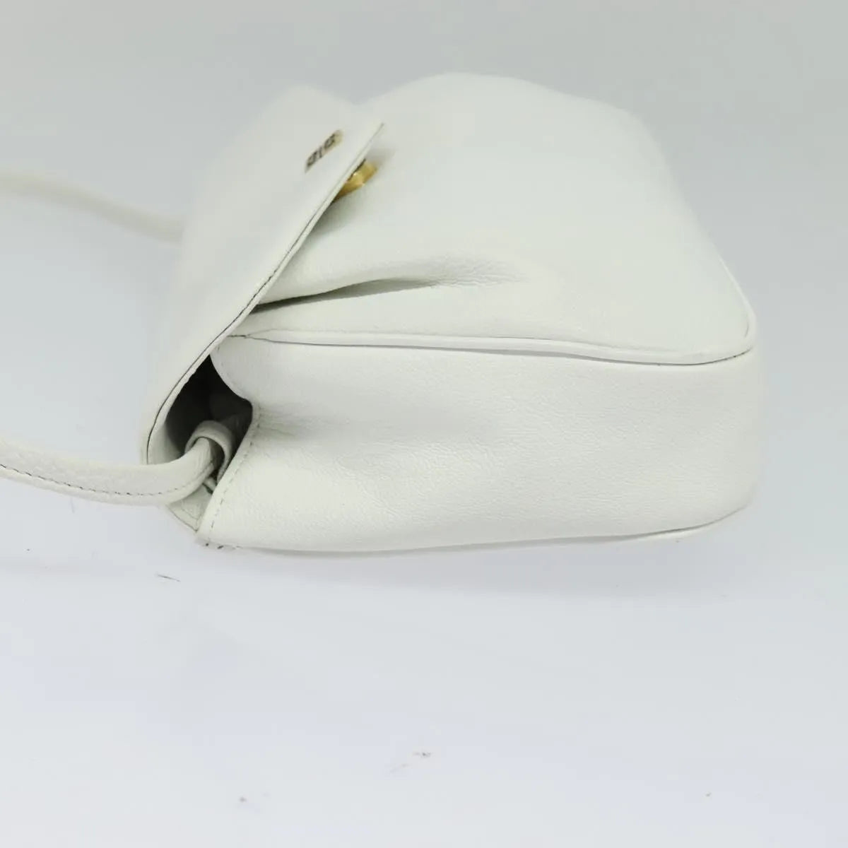 Givenchy Vintage 4G Leather White Leather Shoulder Bag Bag (Pre-Owned)