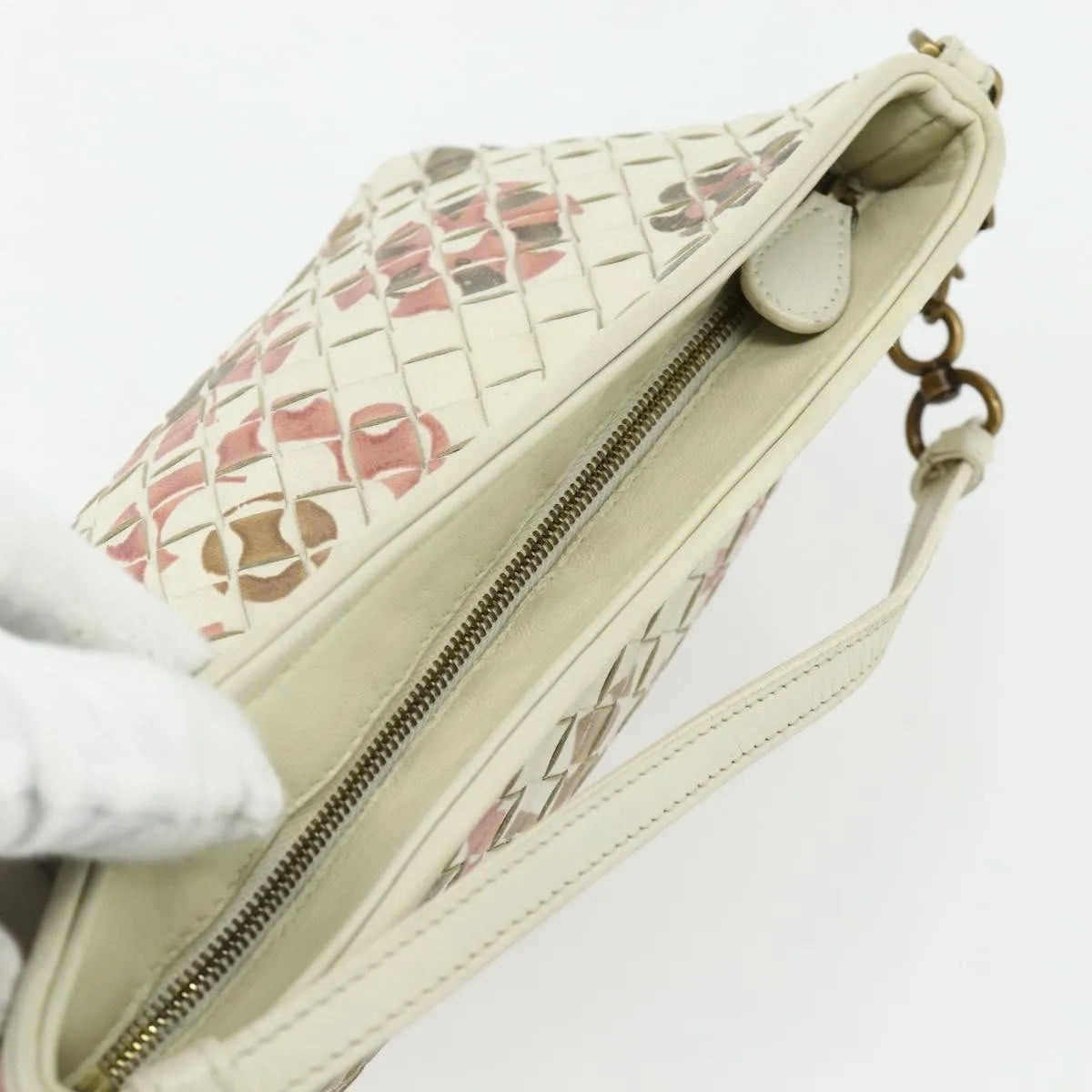 Bottega Veneta Intrecciato Clutch Leather White Leather Clutche & Pouche Bag (Pre-Owned)