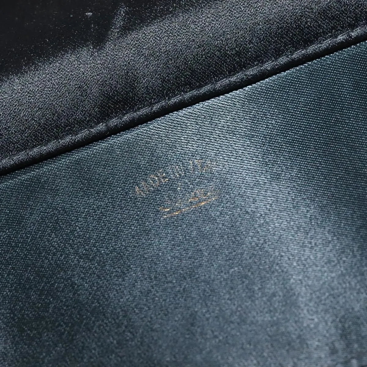 Gucci Vintage Flap Velvet Black Velvet Shoulder Bag Bag (Pre-Owned)