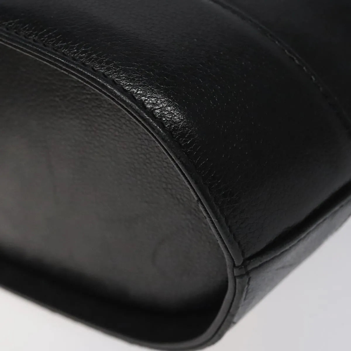 MCM Vintage Leather Black Leather Handbag (Pre-Owned)