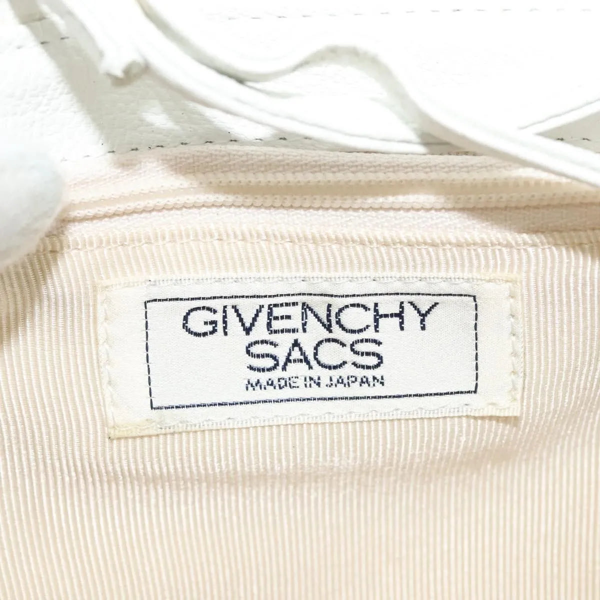 Givenchy Vintage 4G Leather White Leather Shoulder Bag Bag (Pre-Owned)