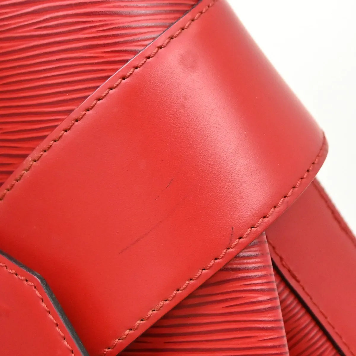 Louis Vuitton Vintage Sac D'epaule Epi Leather Red Leather Shoulder Bag Bag (Pre-Owned)