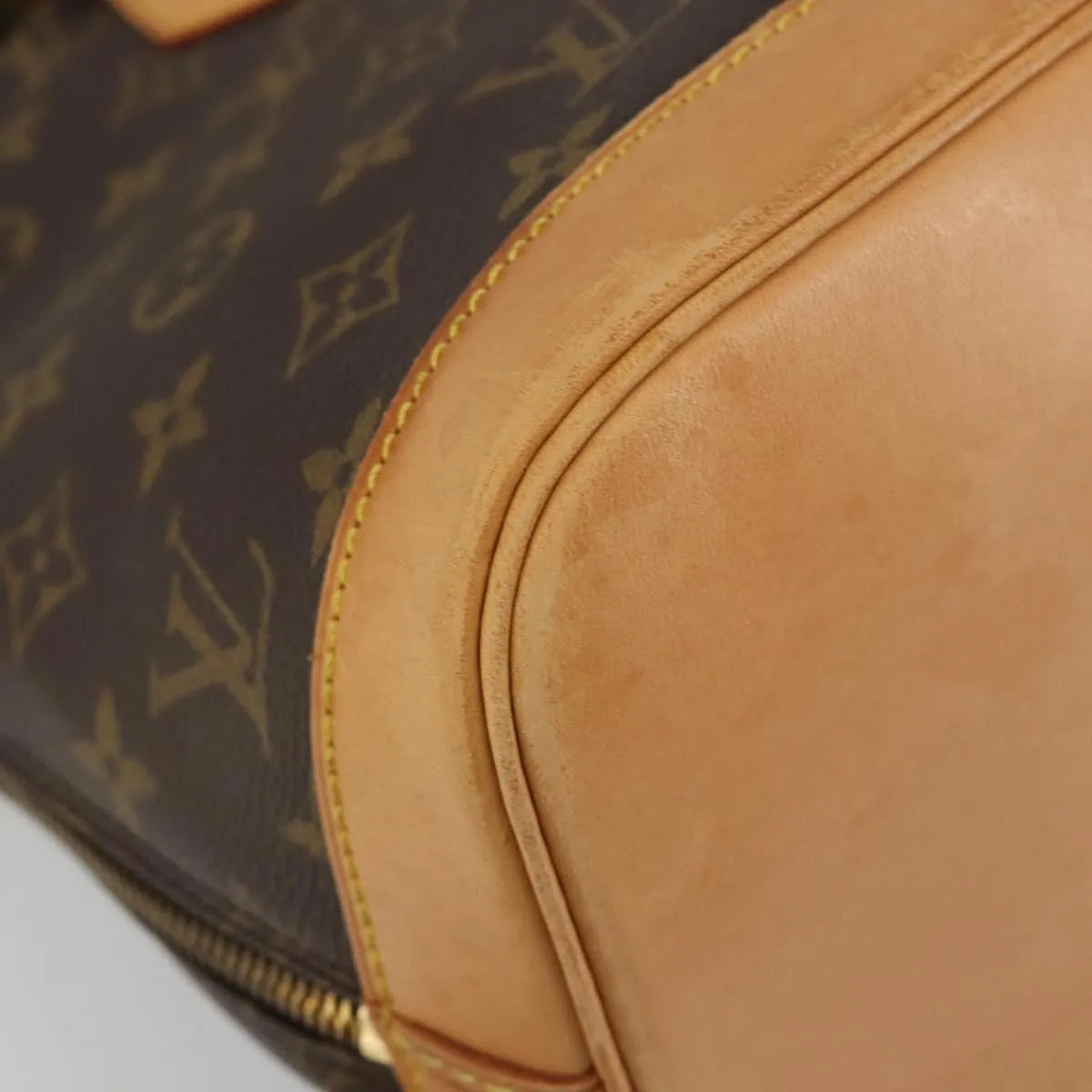 Louis Vuitton Alma Monogram Canvas Brown Canvas Handbag (Pre-Owned)