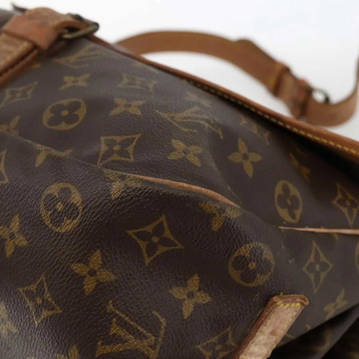 Louis Vuitton Saumur Monogram Canvas Multicolour Canvas Shoulder Bag Bag (Pre-Owned)