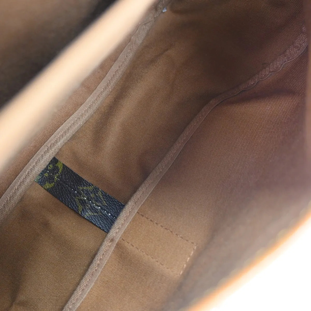 Louis Vuitton Saumur Monogram Canvas Brown Canvas Shoulder Bag Bag (Pre-Owned)