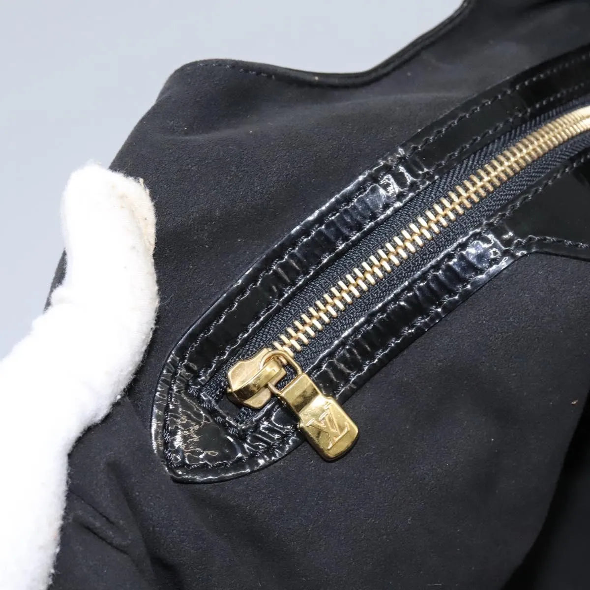 Louis Vuitton L Hobo Surya Leather Black Patent_Leather Handbag (Pre-Owned)