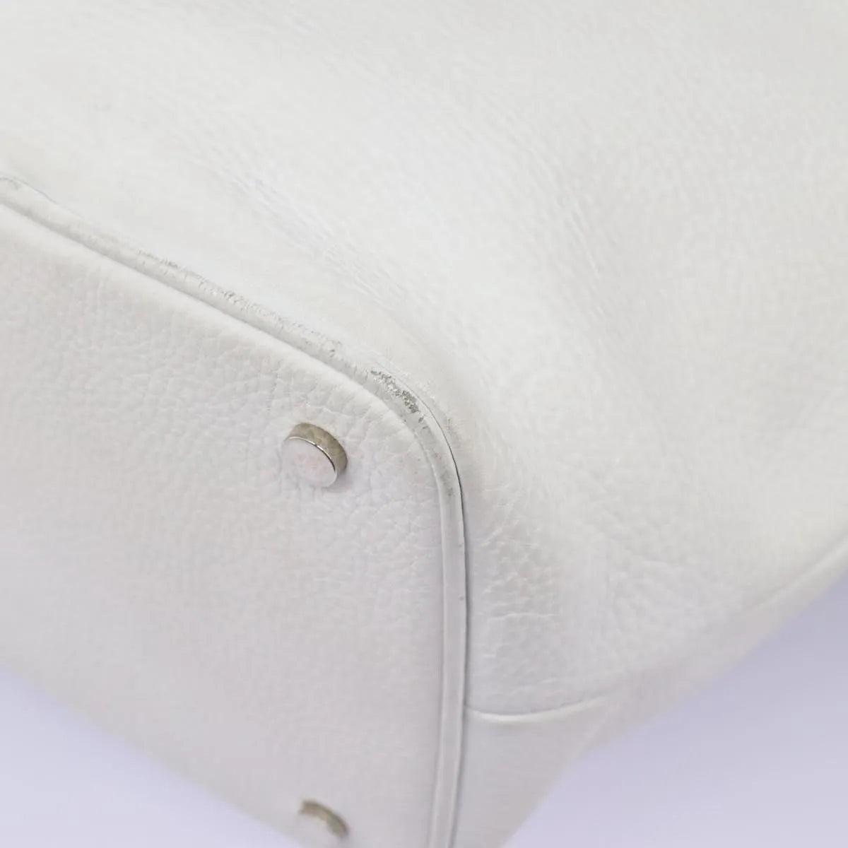 Burberry Vintage Leather White Leather Shoulder Bag Bag (Pre-Owned)