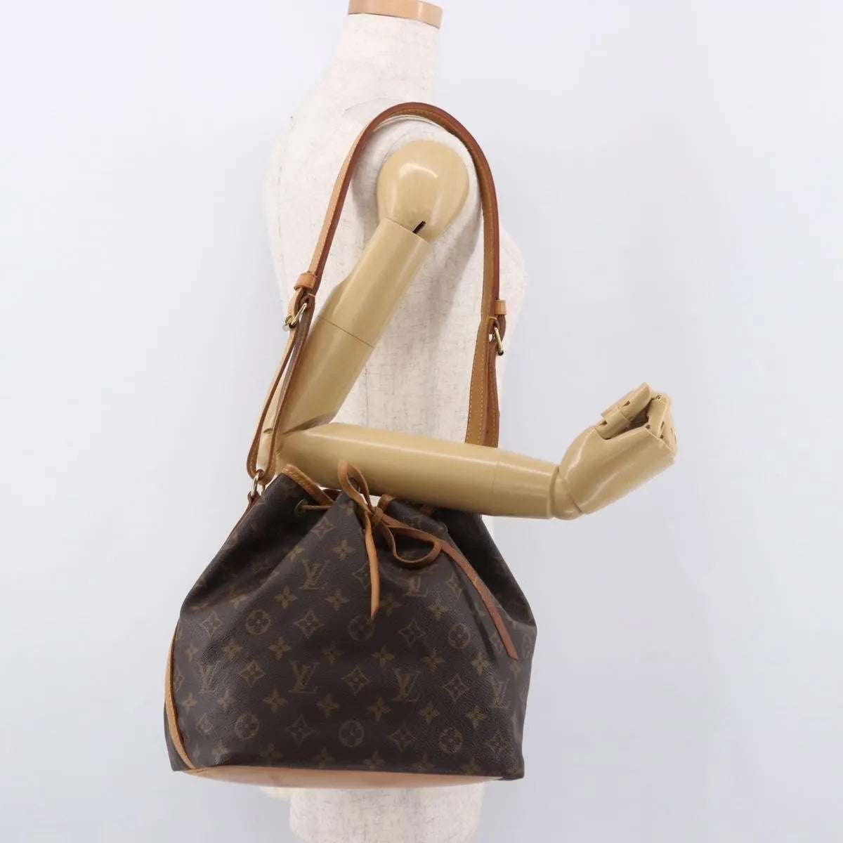 Louis Vuitton Petit Noe Monogram Canvas Brown Canvas Shoulder Bag Bag (Pre-Owned)