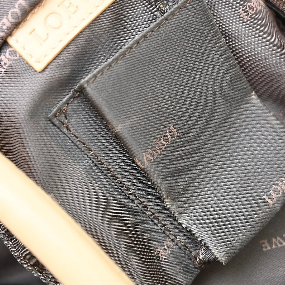 Loewe Anagram Logo Nappa Aire Hand Leather Beige Leather Handbag (Pre-Owned)