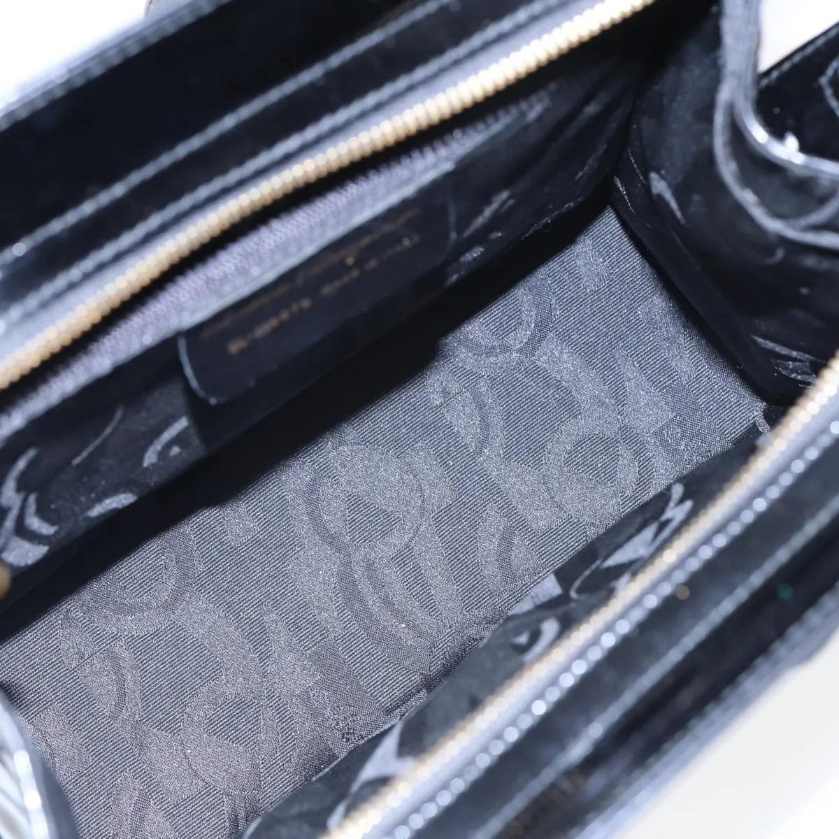 Salvatore Ferragamo Vara Patent Leather Black Patent_Leather Shoulder Bag Bag (Pre-Owned)