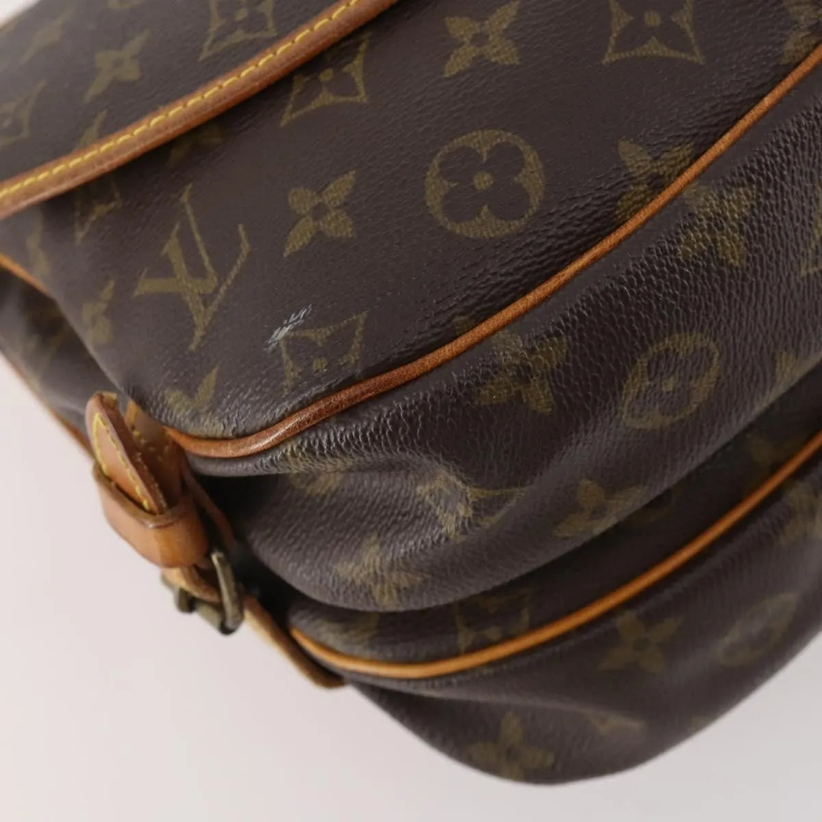Louis Vuitton Saumur Monogram Canvas Brown Canvas Shoulder Bag Bag (Pre-Owned)