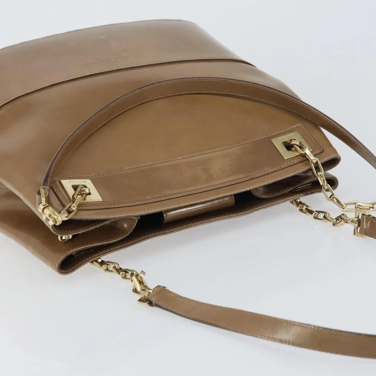 Salvatore Ferragamo Vintage Chain Patent Leather Beige Patent_Leather Shoulder Bag Bag (Pre-Owned)