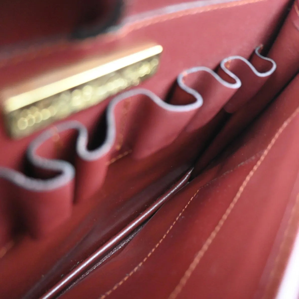Cartier Must De Cartier Leather Red Leather Shoulder Bag Bag (Pre-Owned)
