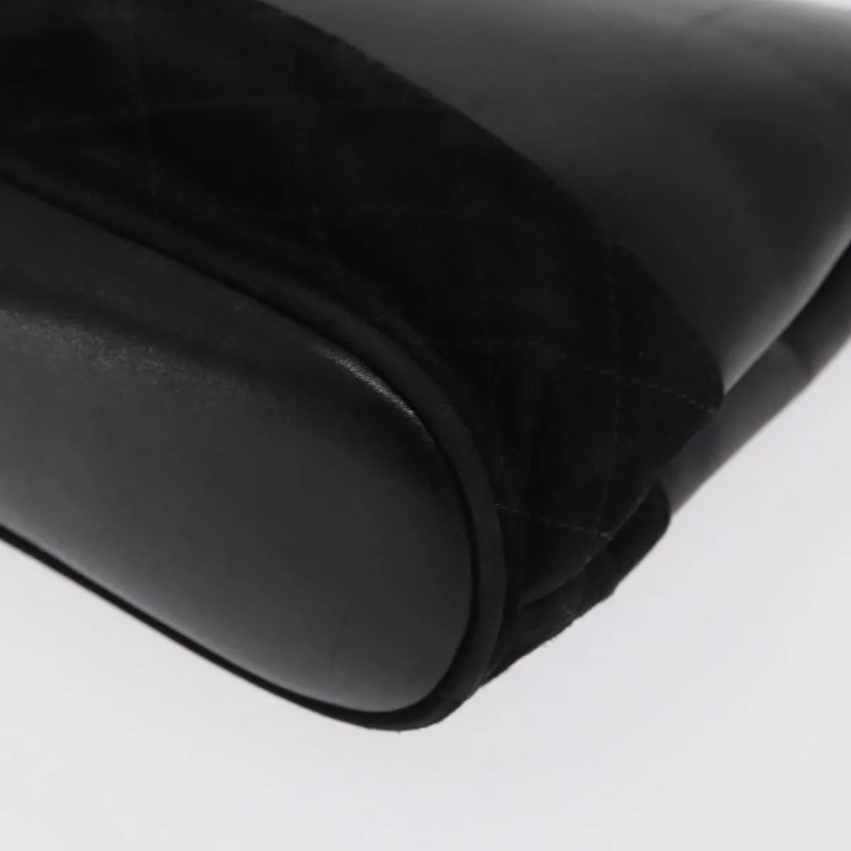 Salvatore Ferragamo Vintage Leather Black Leather Shoulder Bag Bag (Pre-Owned)