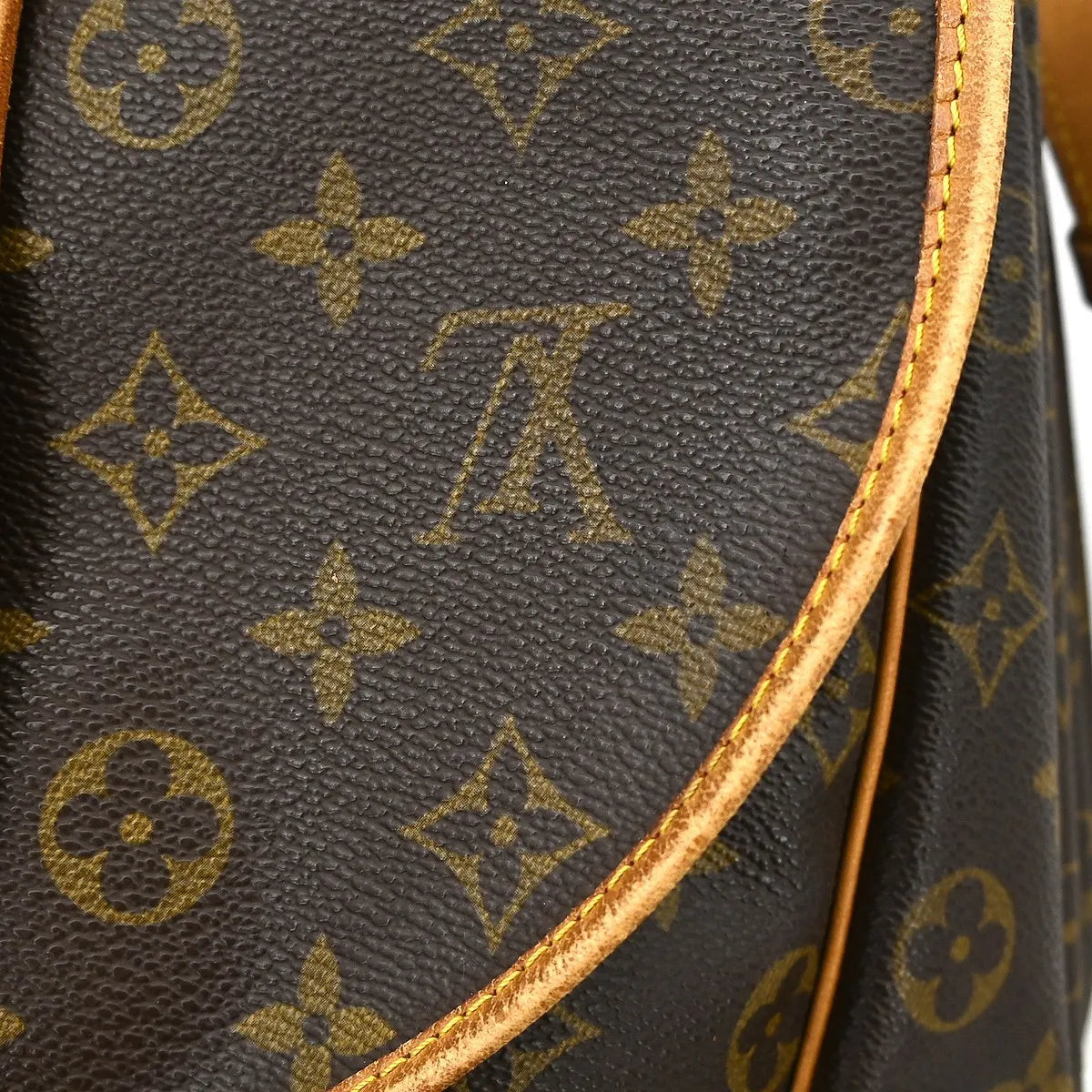 Louis Vuitton Saumur Monogram Brown Canvas Shoulder Bag Bag (Pre-Owned)