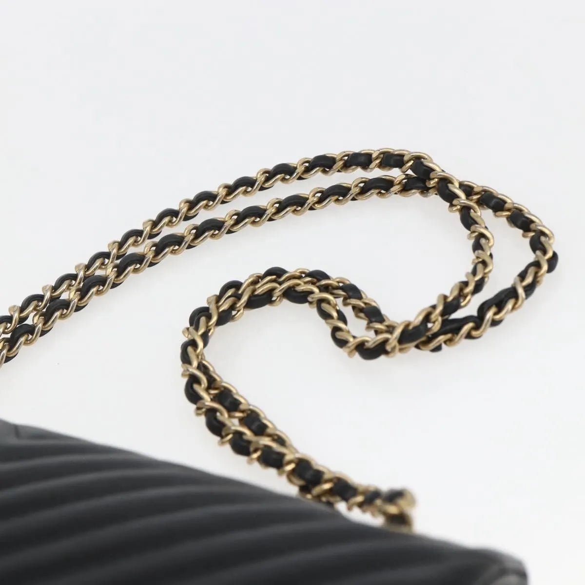 Chanel Double Chevron Flap Quilted Leather Black Leather Shoulder Bag Bag (Pre-Owned)