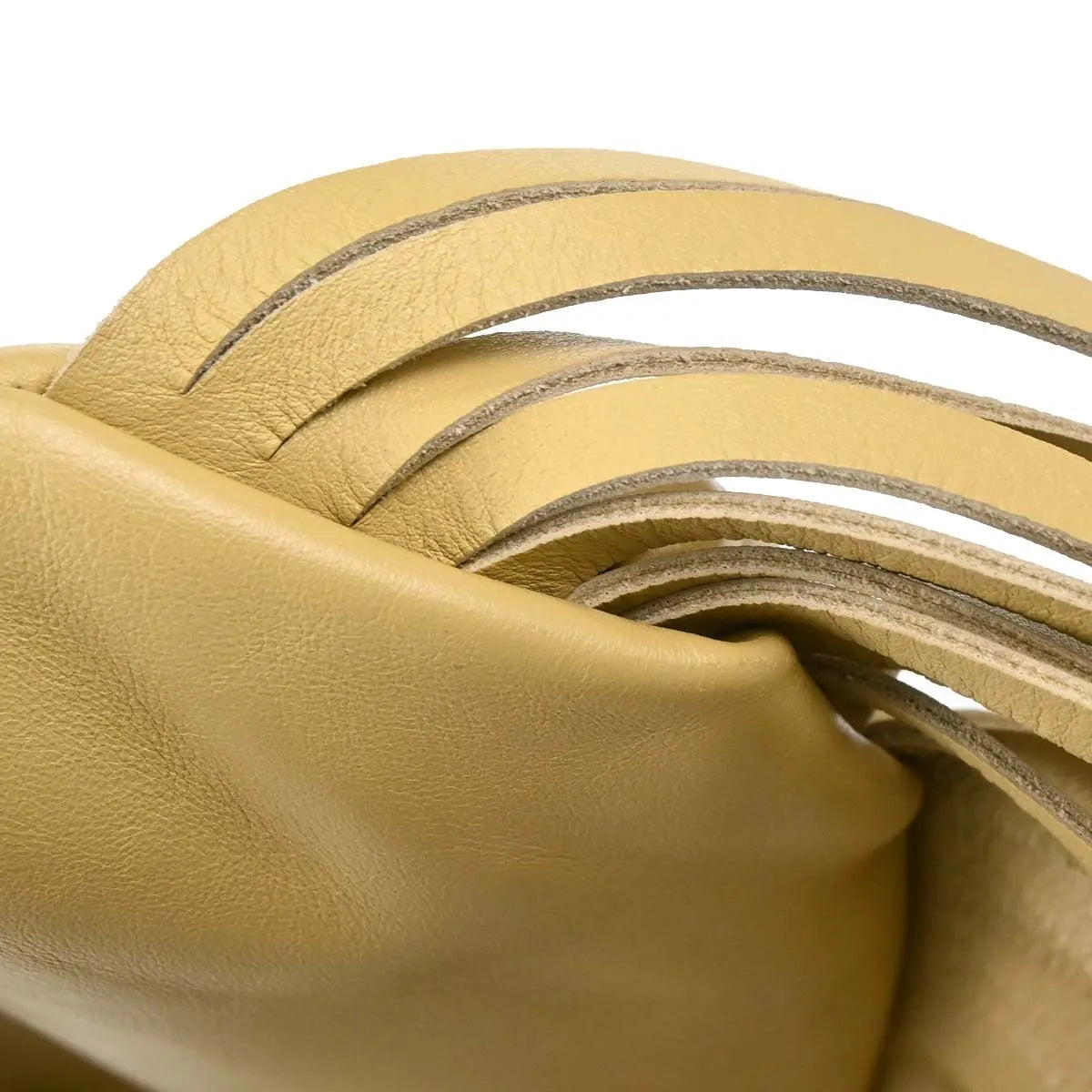 Bottega Veneta The Fringe Leather Beige Leather Clutche & Pouche Bag (Pre-Owned)