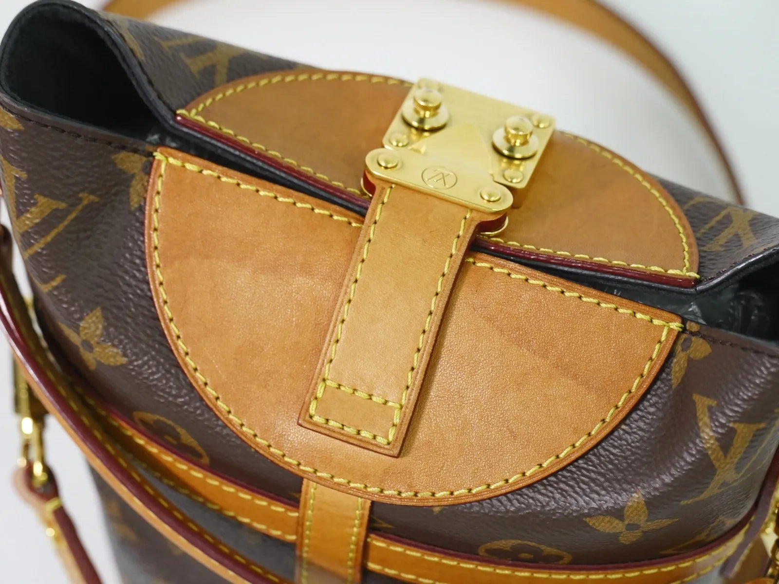 Louis Vuitton Duffle Monogram Canvas Brown Canvas Handbag (Pre-Owned)