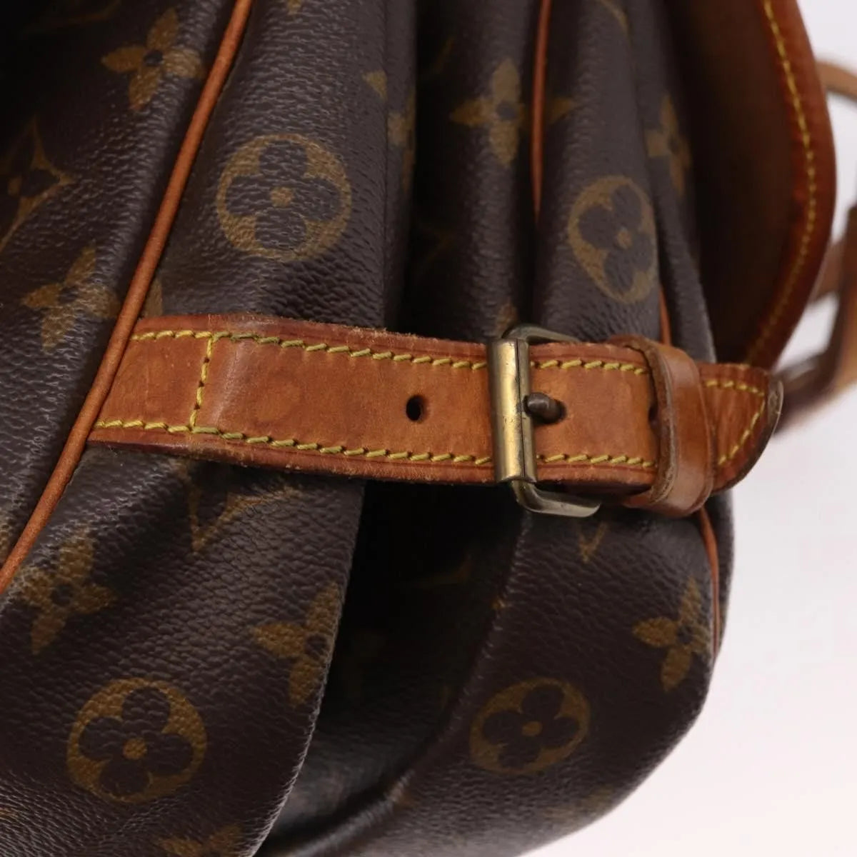 Louis Vuitton Saumur Monogram Brown Canvas Shoulder Bag Bag (Pre-Owned)