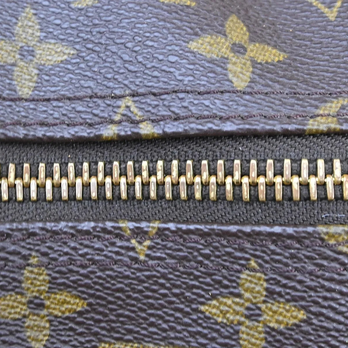 Louis Vuitton Keepall Bag Monogram Canvas Brown Canvas Travel Bag Bag (Pre-Owned)