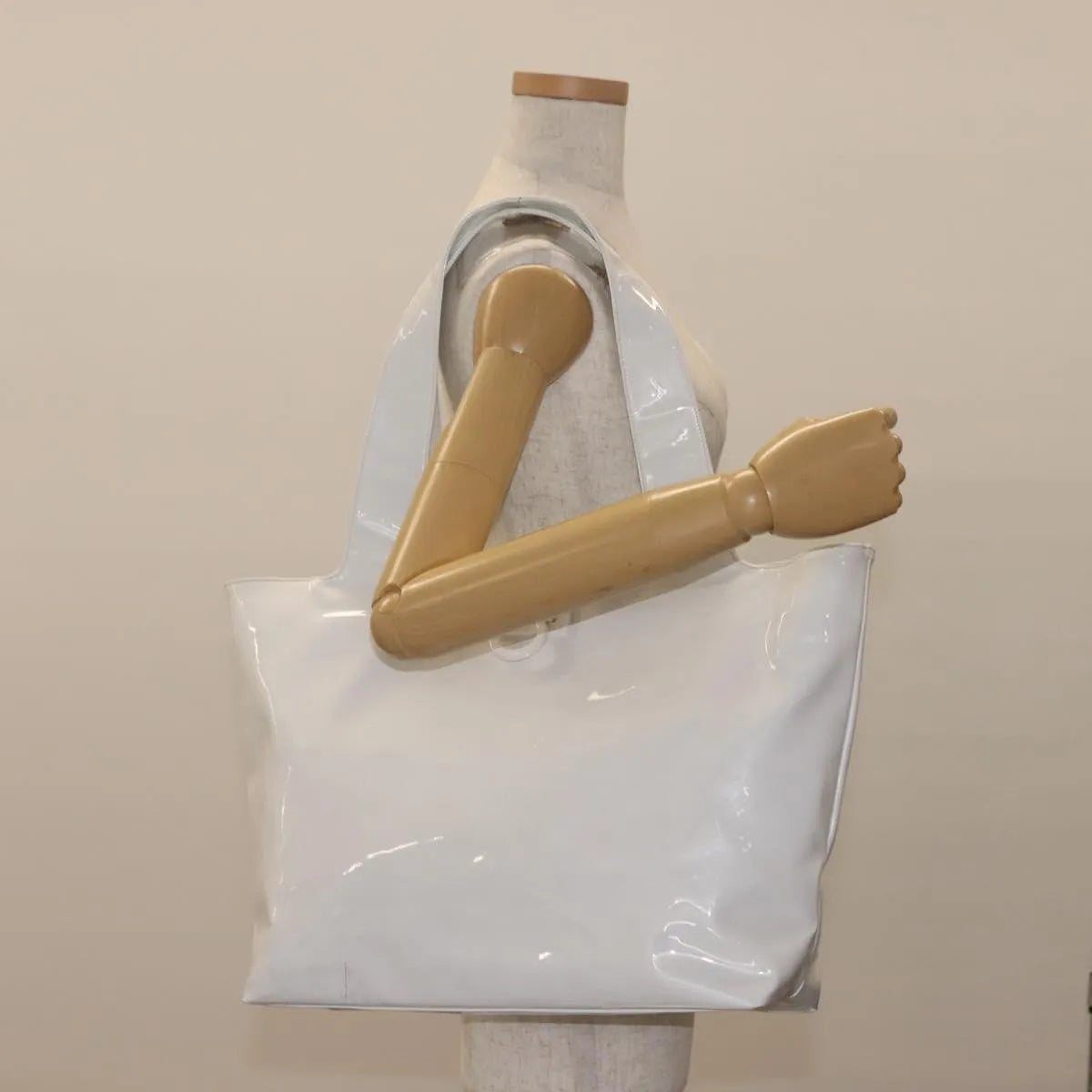 Salvatore Ferragamo Gancini Tote Patent Leather White Patent_Leather Tote Bag Bag (Pre-Owned)