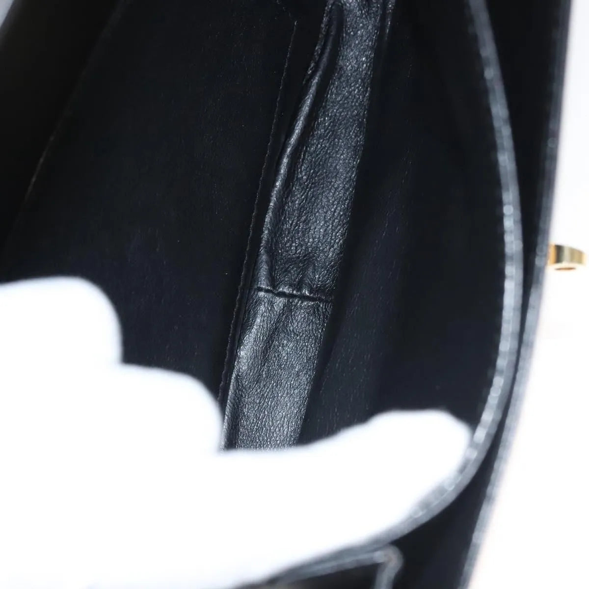 Bally Vintage Leather Black Leather Shoulder Bag Bag (Pre-Owned)