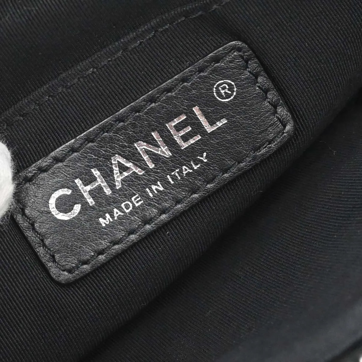 Chanel Bum Leather Black Leather Handbag (Pre-Owned)
