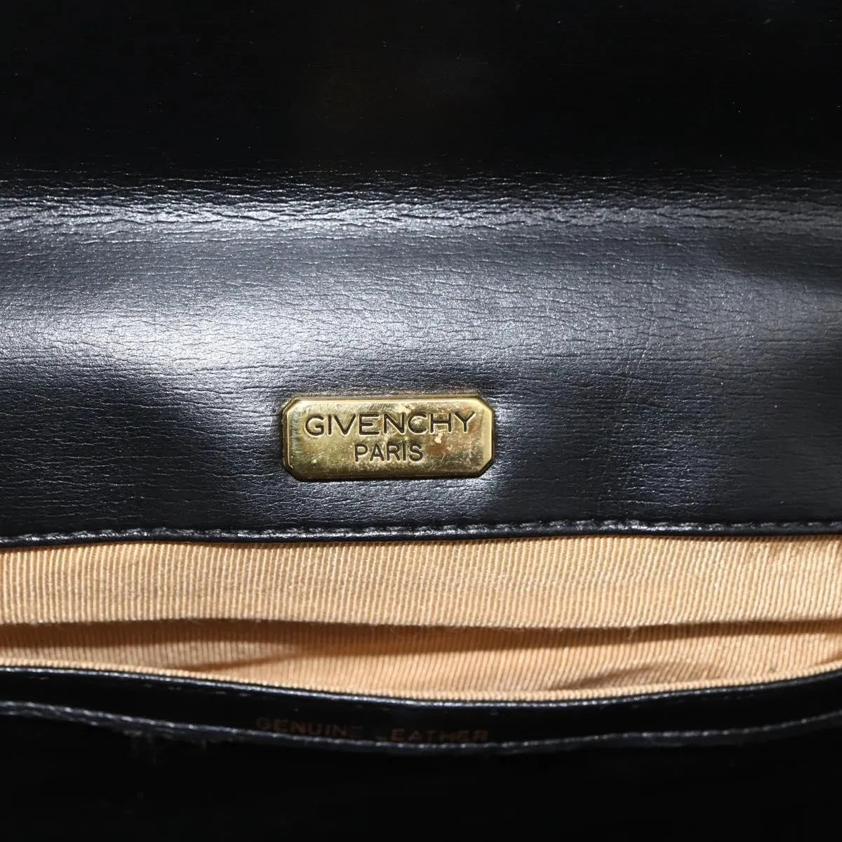 Givenchy Vintage 4G Leather Black Leather Shoulder Bag Bag (Pre-Owned)