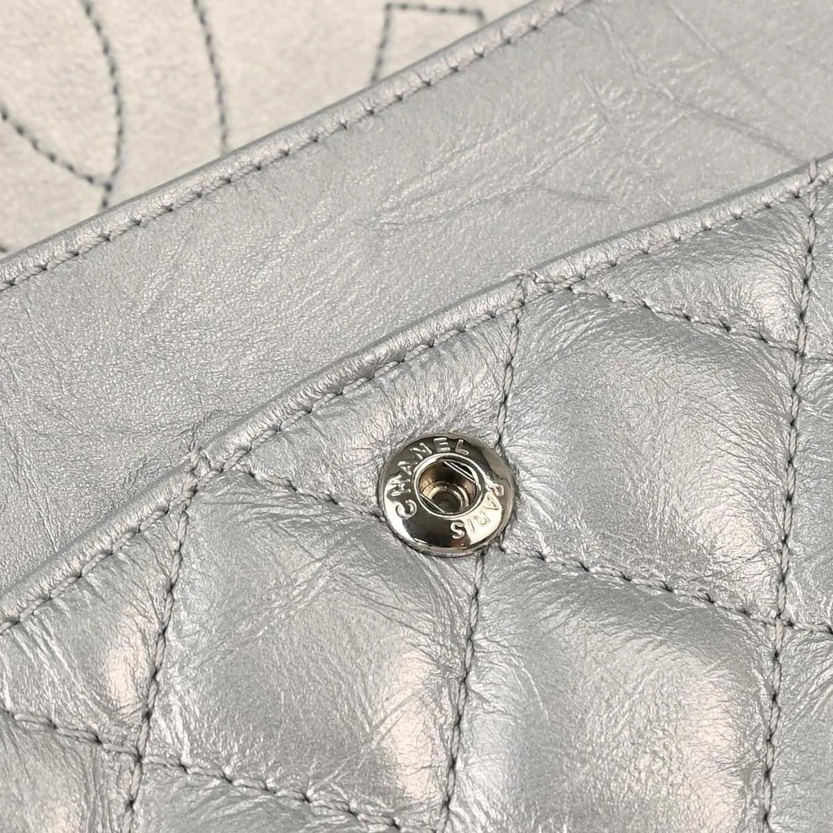 Chanel Reissue 2.55 Double Compartment Flap Quilted Aged Calfskin Silver Calfskin Shoulder Bag Bag (Pre-Owned)