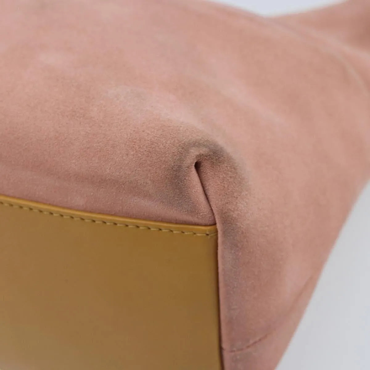 Gucci Vintage Suede Pink Suede Handbag (Pre-Owned)