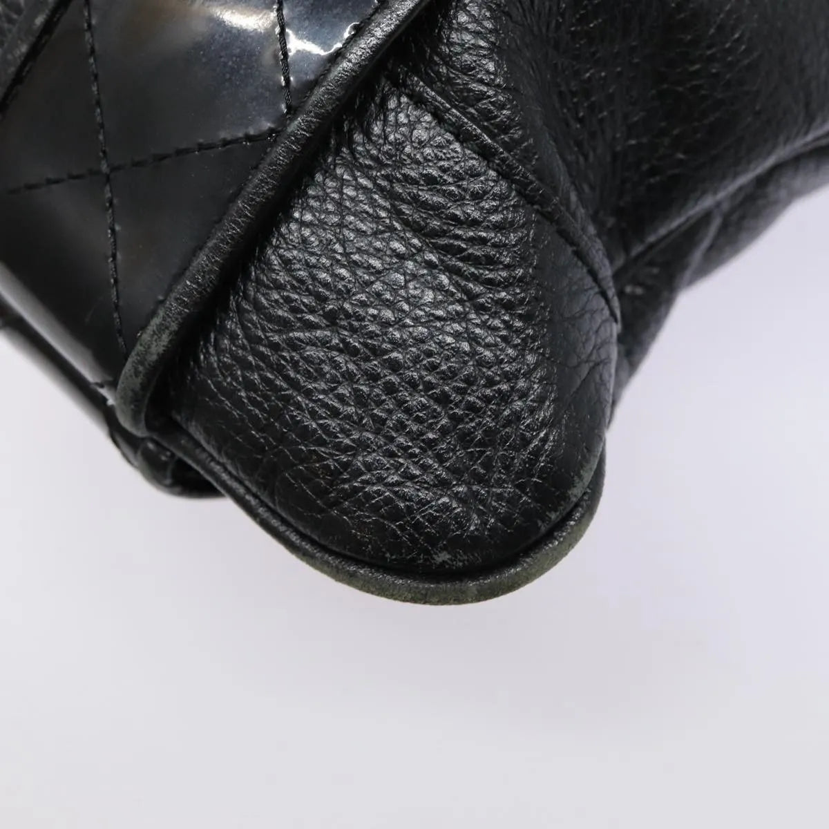 Burberry Vintage Leather Black Leather Shoulder Bag Bag (Pre-Owned)