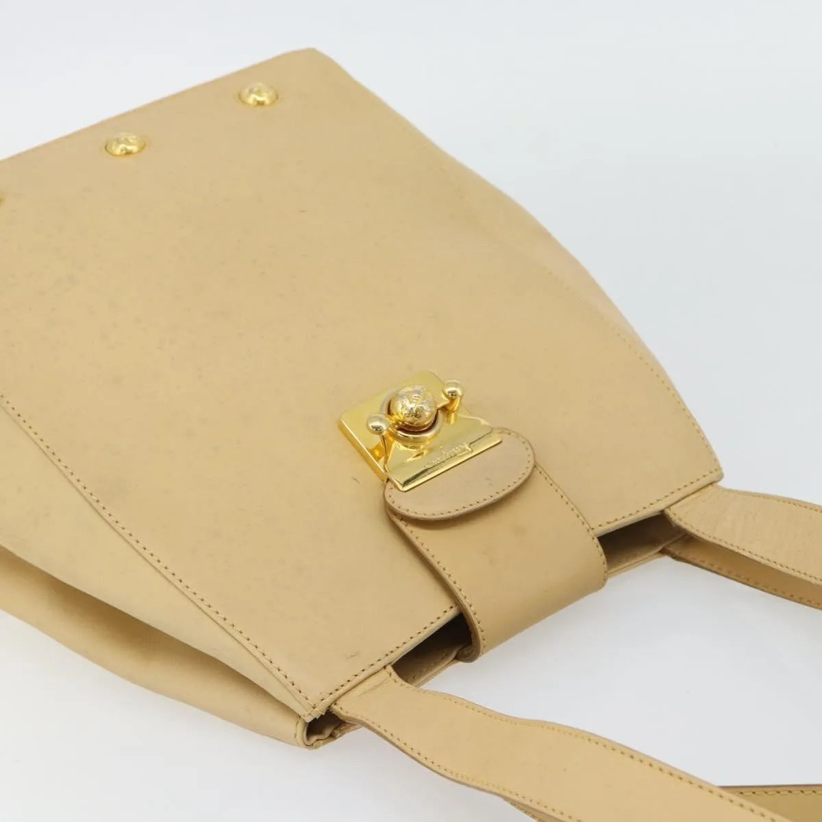 Salvatore Ferragamo Vintage Leather Beige Leather Shoulder Bag Bag (Pre-Owned)