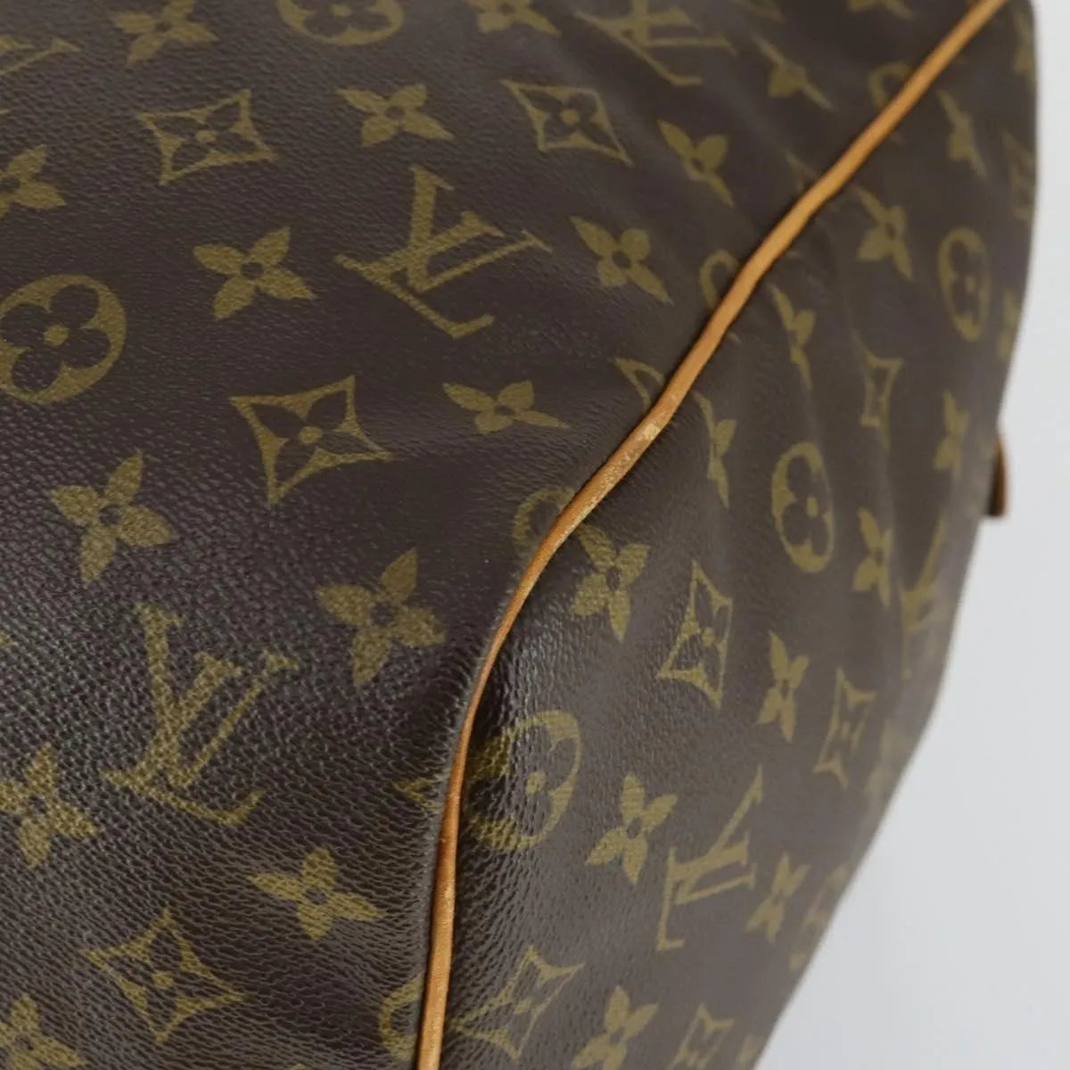 Louis Vuitton Sirius Monogram Canvas Brown Canvas Travel Bag Bag (Pre-Owned)