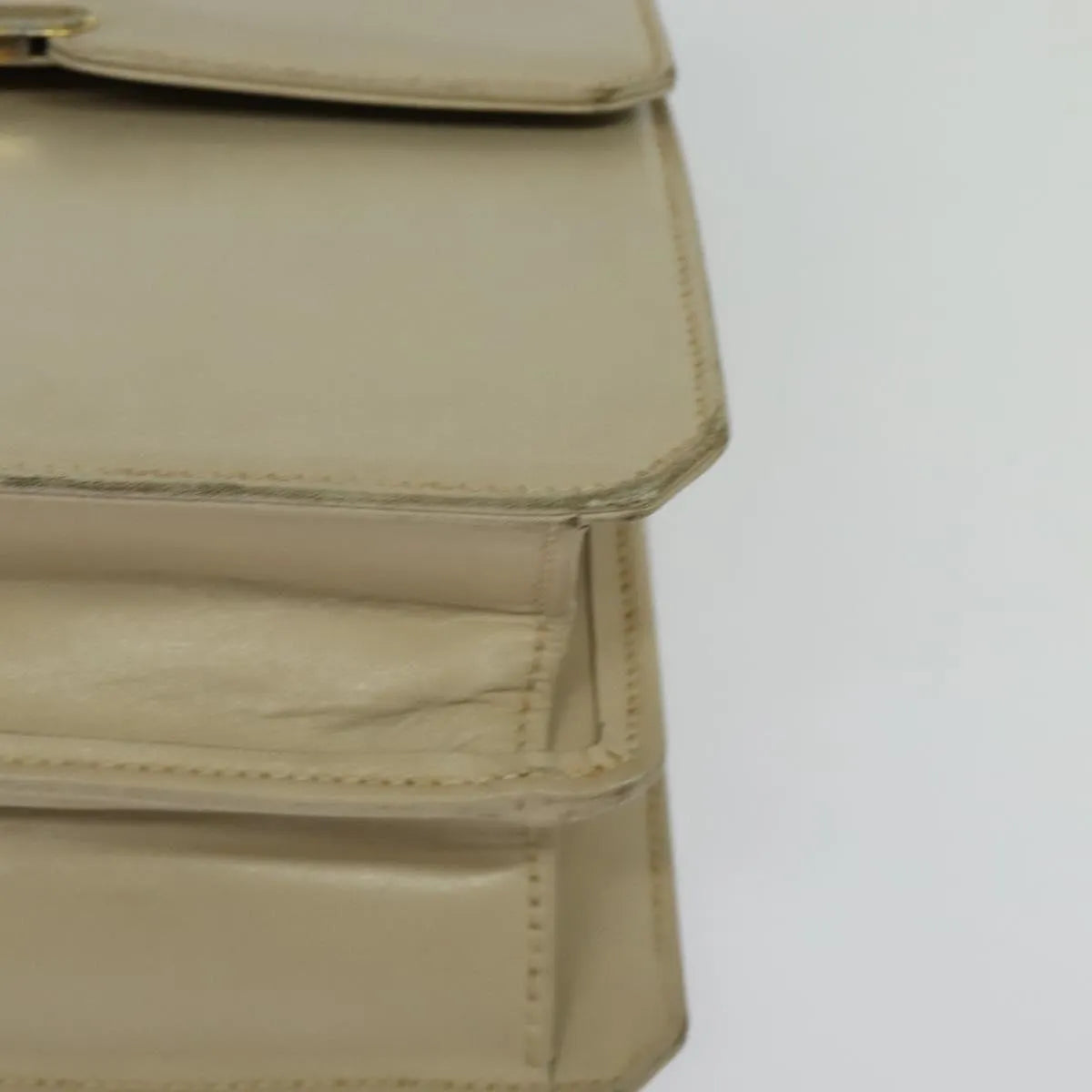 Gucci Vintage Flap Leather Beige Leather Shoulder Bag Bag (Pre-Owned)