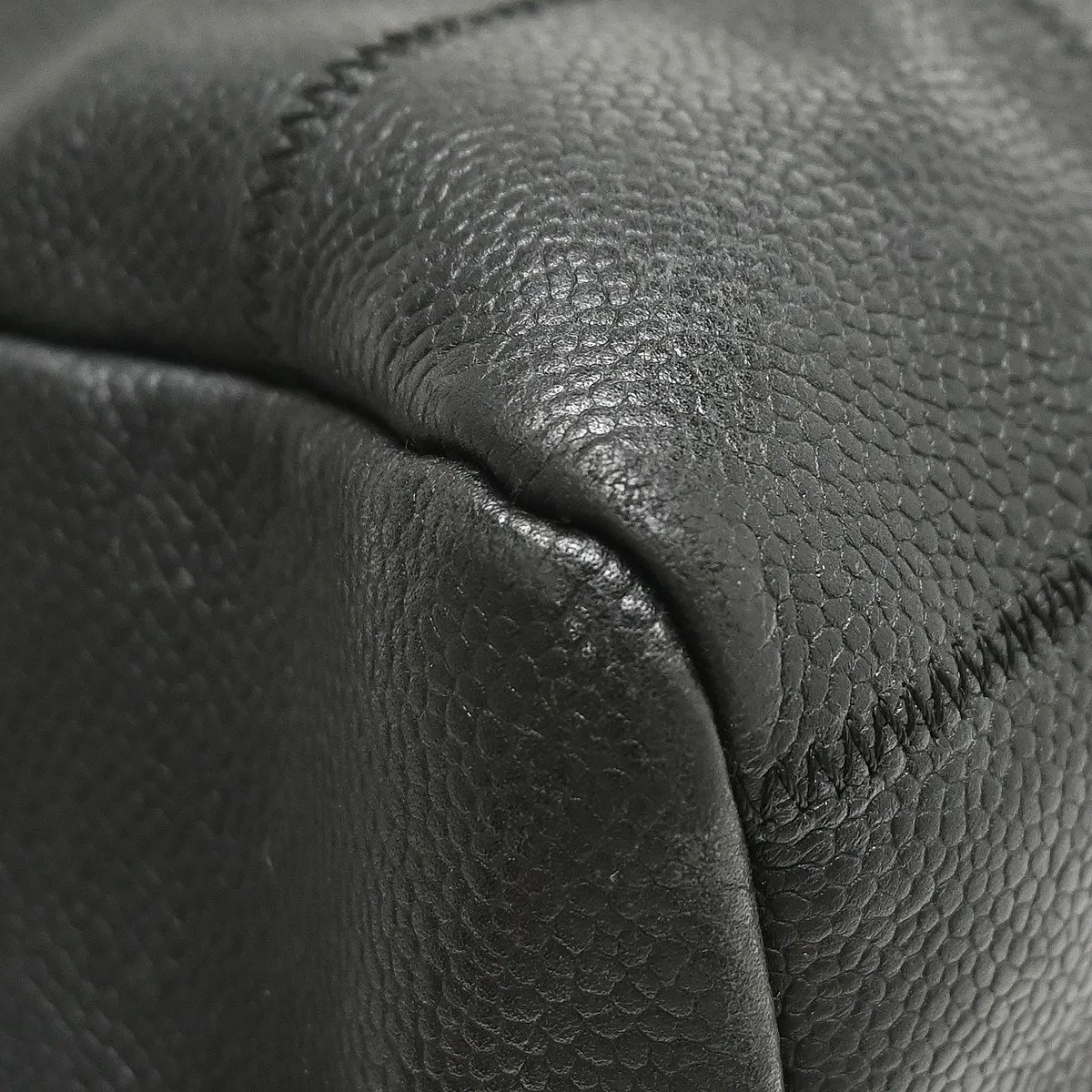 Chanel Square Stitch Cc Boston Quilted Caviar Black Leather Handbag (Pre-Owned)