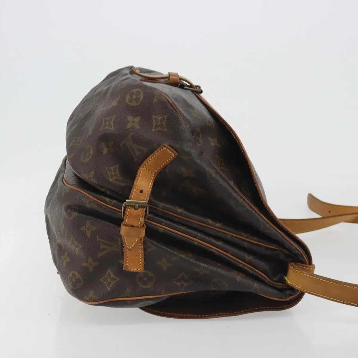 Louis Vuitton Saumur Monogram Brown Canvas Shoulder Bag Bag (Pre-Owned)