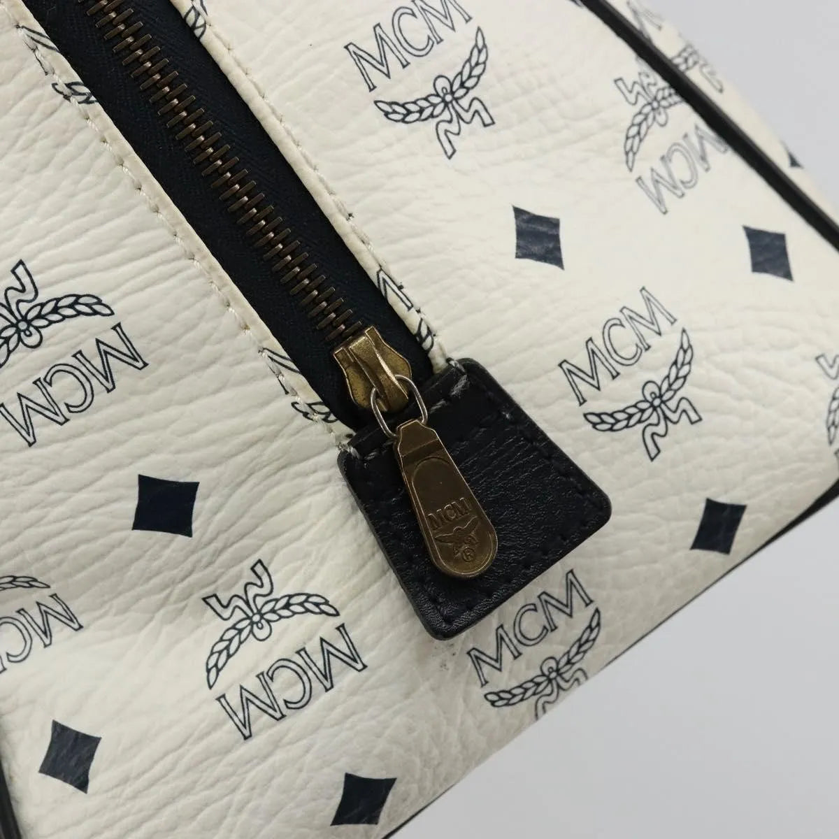 MCM Visetos Logogramme Leather White Leather Handbag (Pre-Owned)