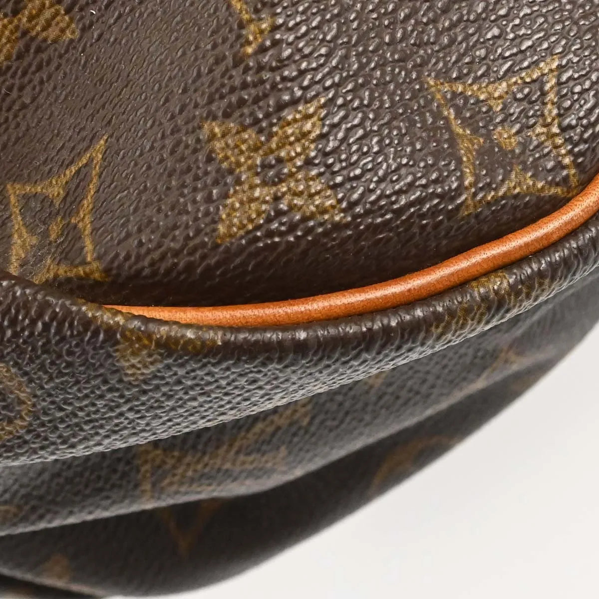 Louis Vuitton Saumur Monogram Canvas Brown Canvas Shoulder Bag Bag (Pre-Owned)