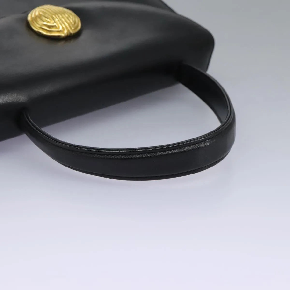 Givenchy Vintage Leather Black Leather Handbag (Pre-Owned)