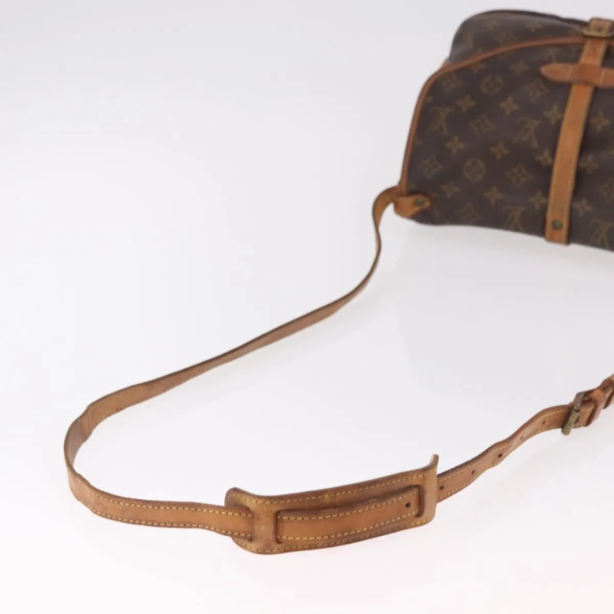 Louis Vuitton Saumur Monogram Brown Canvas Shoulder Bag Bag (Pre-Owned)