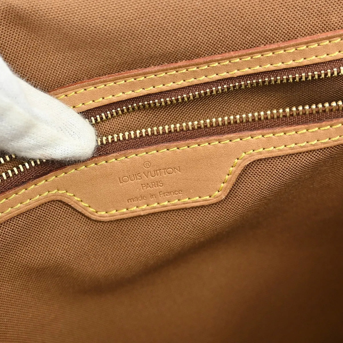 Louis Vuitton Abbesses Messenger Bag Monogram Canvas Brown Canvas Shoulder Bag Bag (Pre-Owned)