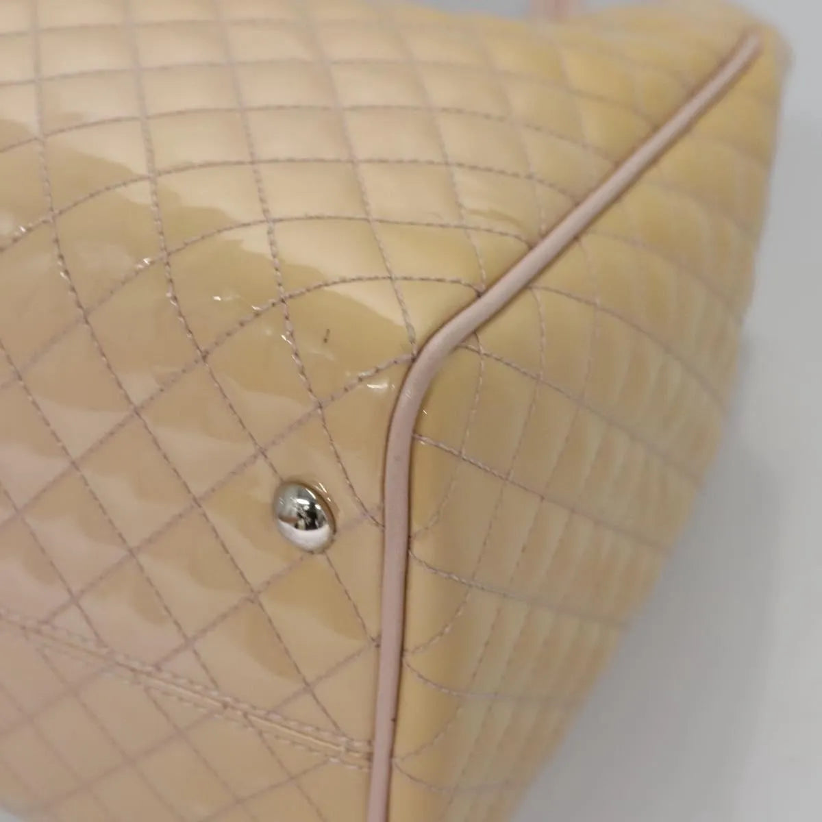 Salvatore Ferragamo Vala Patent Leather Beige Patent_Leather Handbag (Pre-Owned)