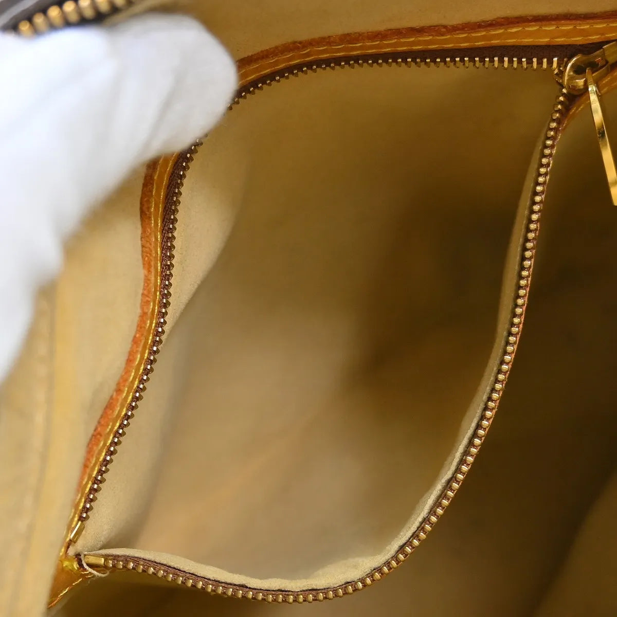 Louis Vuitton Monogram Looping Handbag Monogram Canvas Brown Canvas Shoulder Bag Bag (Pre-Owned)