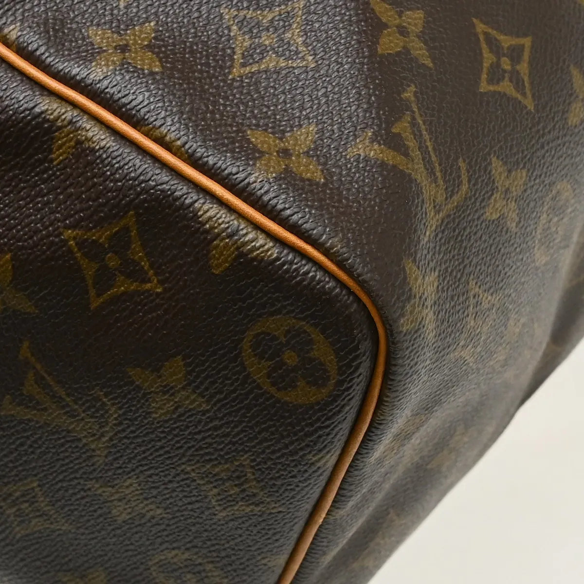 Louis Vuitton Keepall Monogram Canvas Brown Canvas Travel Bag Bag (Pre-Owned)