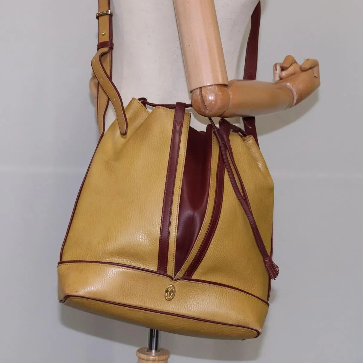 Cartier Must De Cartier Seau Leather Yellow Leather Shoulder Bag Bag (Pre-Owned)