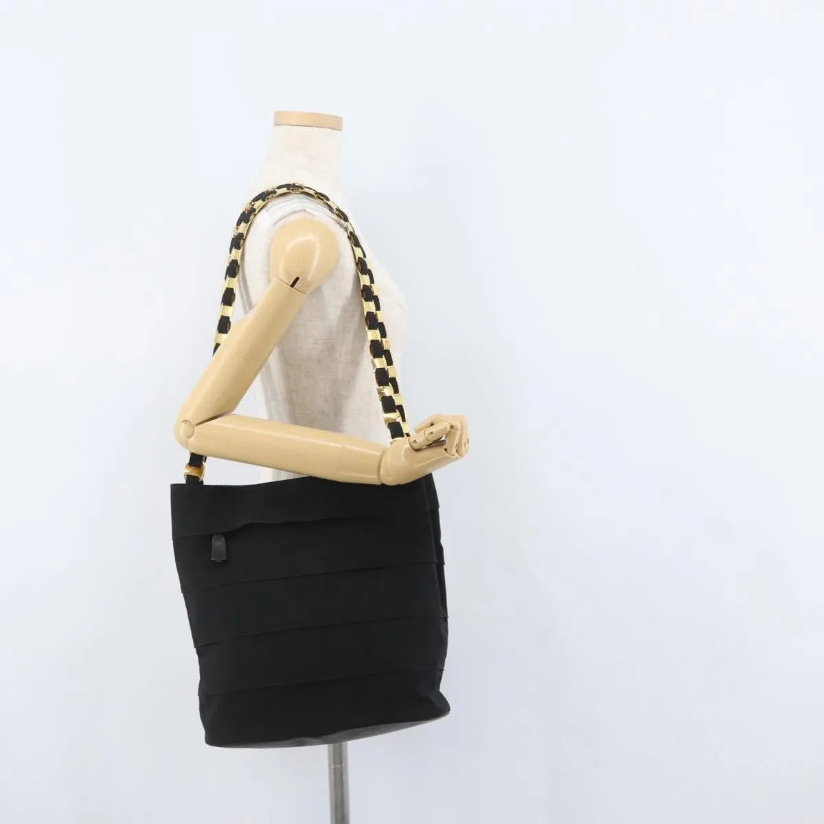 Salvatore Ferragamo Vala Nylon Black Nylon Shoulder Bag Bag (Pre-Owned)